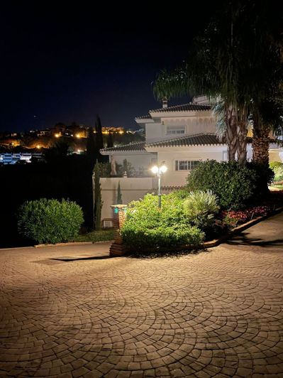 Image No.59-6 Bed Property for sale