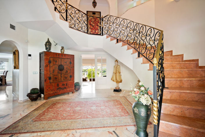 Image No.7-6 Bed Property for sale