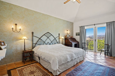 13-5fd73dea700db77384c091ca9818b1a9