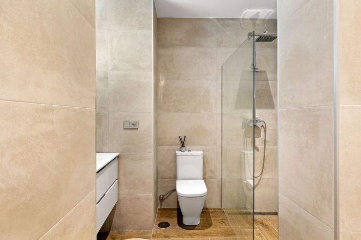 Image No.32-3 Bed Property for sale