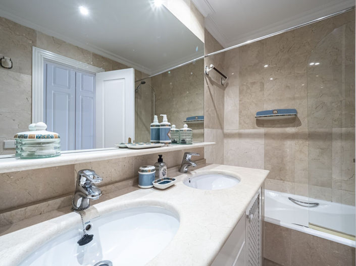 Image No.16-2 Bed Property for sale