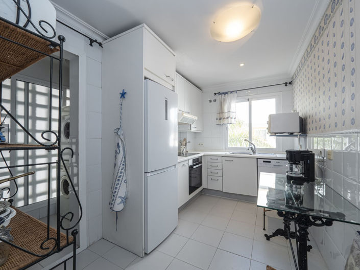 Image No.20-2 Bed Property for sale