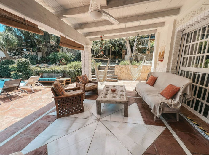 Image No.5-5 Bed Property for sale