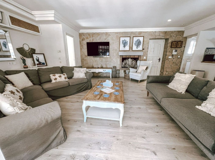 Image No.6-5 Bed Property for sale