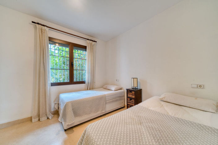 Image No.17-2 Bed Property for sale