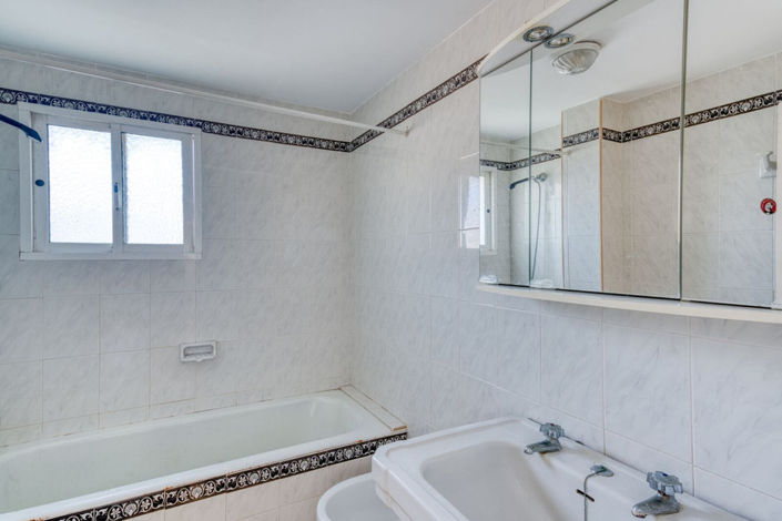 Image No.5-2 Bed Property for sale