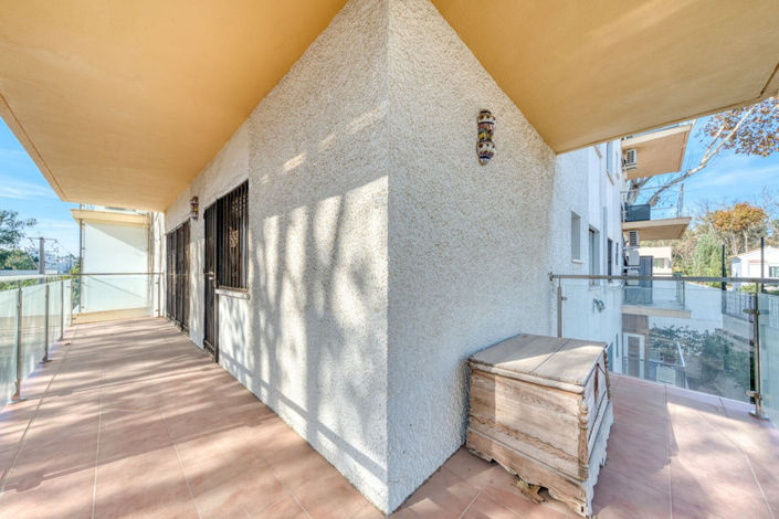 Image No.9-2 Bed Property for sale