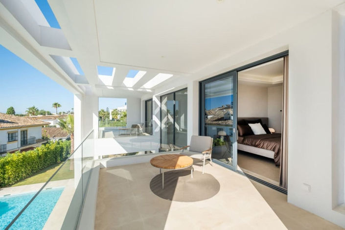 Image No.2-6 Bed Property for sale