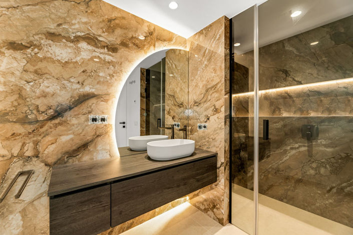 Image No.12-4 Bed Property for sale