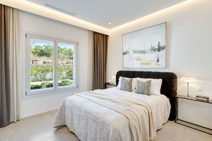 Image No.21-7 Bed Property for sale