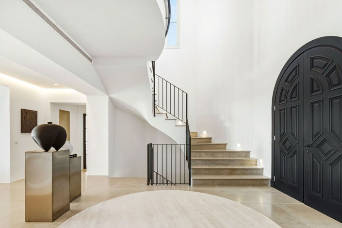 Image No.23-7 Bed Property for sale