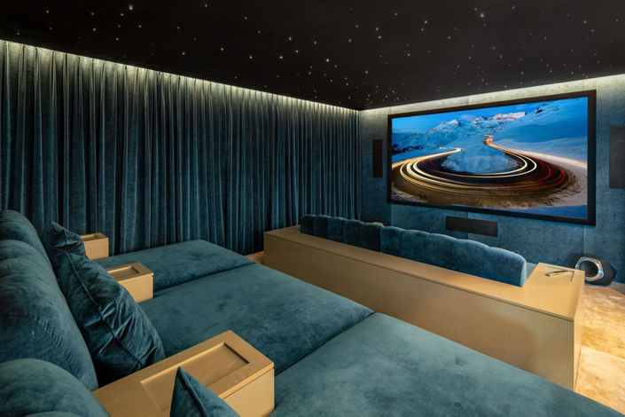 Image No.37-7 Bed Property for sale