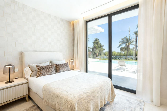 Image No.17-4 Bed Property for sale