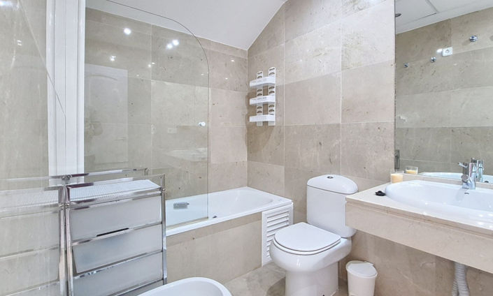 Image No.6-3 Bed Property for sale