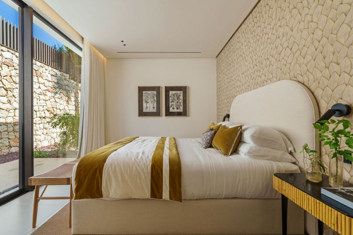 Image No.21-5 Bed Property for sale