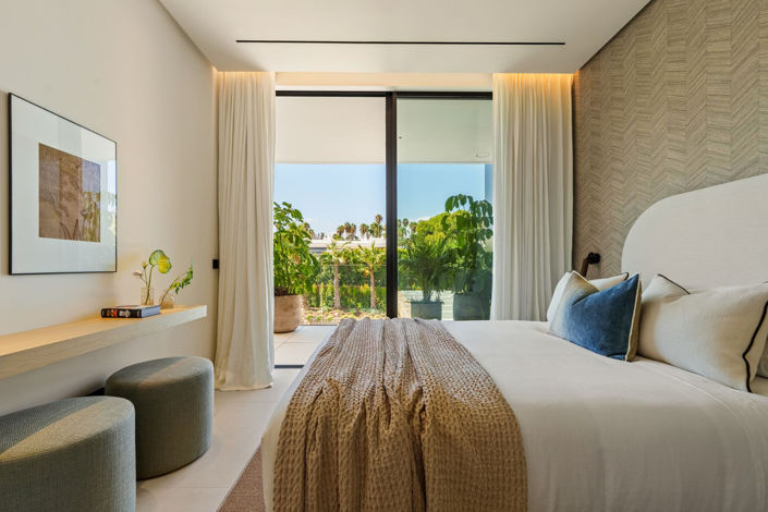 Image No.4-5 Bed Property for sale