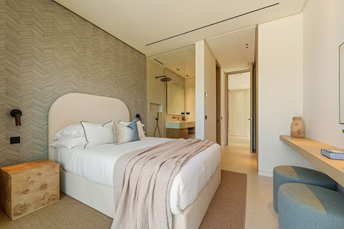 Image No.5-5 Bed Property for sale