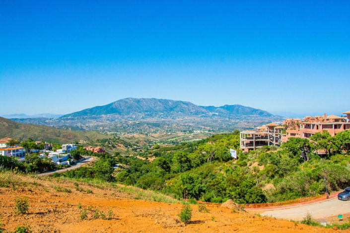 Image No.12-4 Bed Property for sale