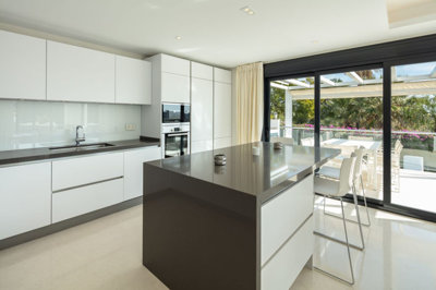 12-53013098fcab6c38b1379cd33298e050