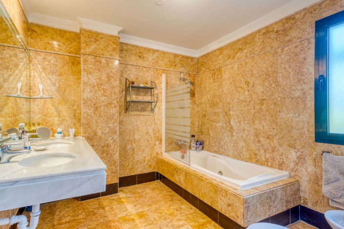 Image No.8-Propriété de 2 chambres à vendre à San Roque