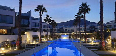 11-20939a0134ad724a8cb2a801094d15a4