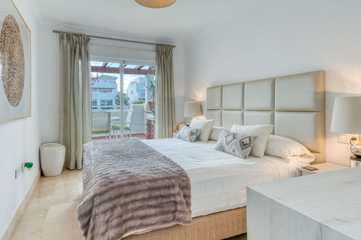 Image No.23-3 Bed Property for sale