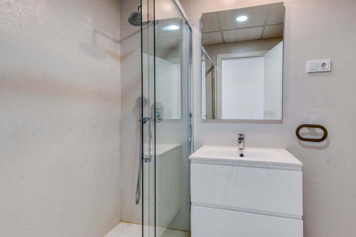 Image No.14-2 Bed Property for sale