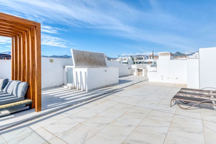 Image No.18-2 Bed Property for sale