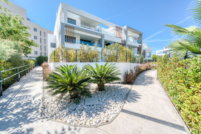 Image No.2-2 Bed Property for sale