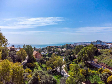 10-bb915d1cb19341576dcdc994b81ab9c5