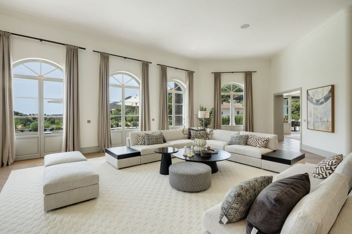 Image No.2-5 Bed Property for sale