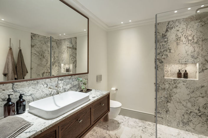 Image No.31-5 Bed Property for sale