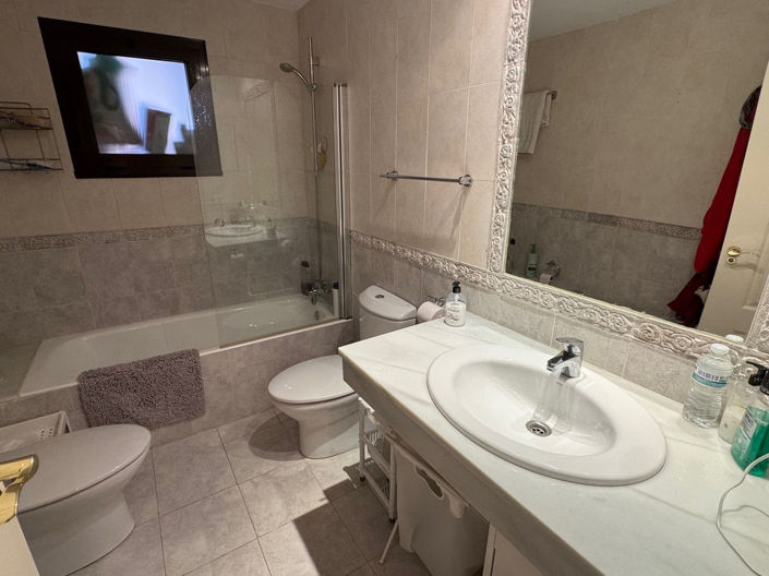 Image No.16-4 Bed Property for sale