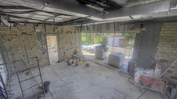 Image No.11-5 Bed Property for sale