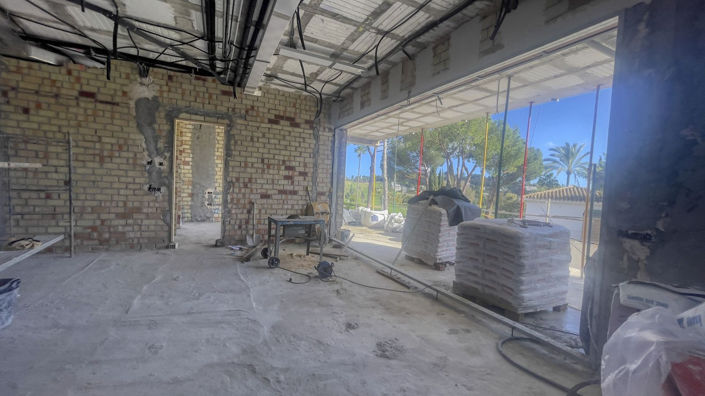 Image No.12-5 Bed Property for sale