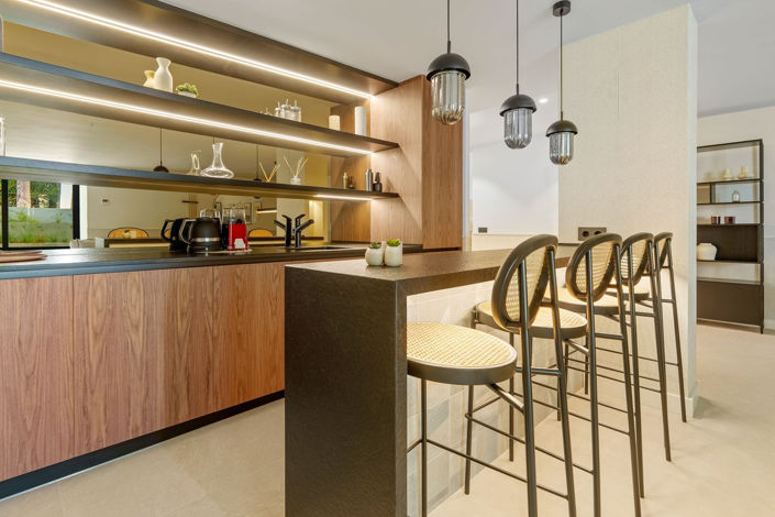 Image No.13-5 Bed Property for sale