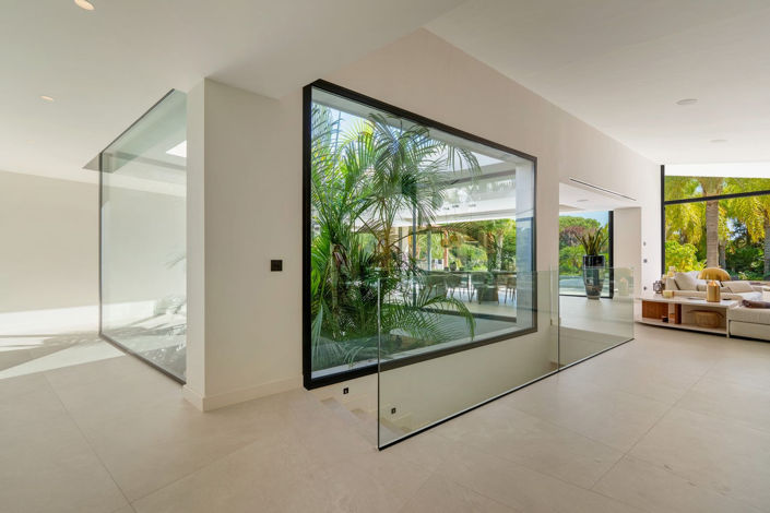 Image No.20-5 Bed Property for sale