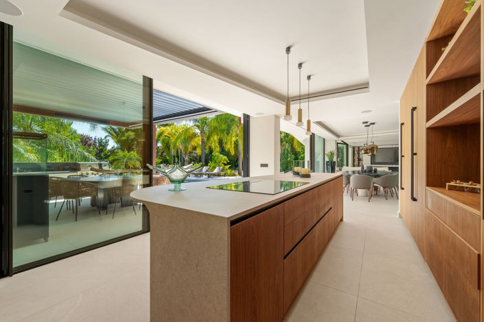 Image No.22-5 Bed Property for sale