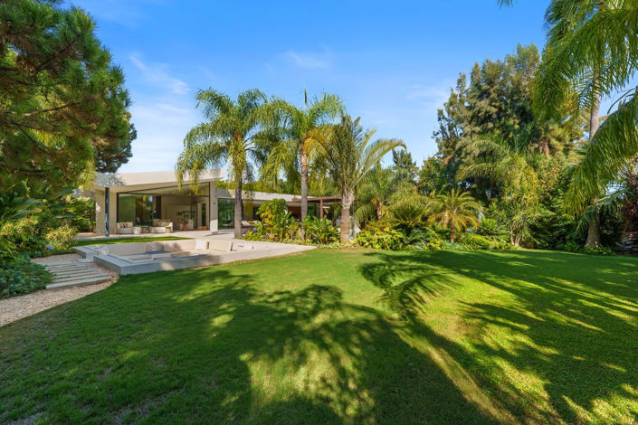 Image No.28-5 Bed Property for sale