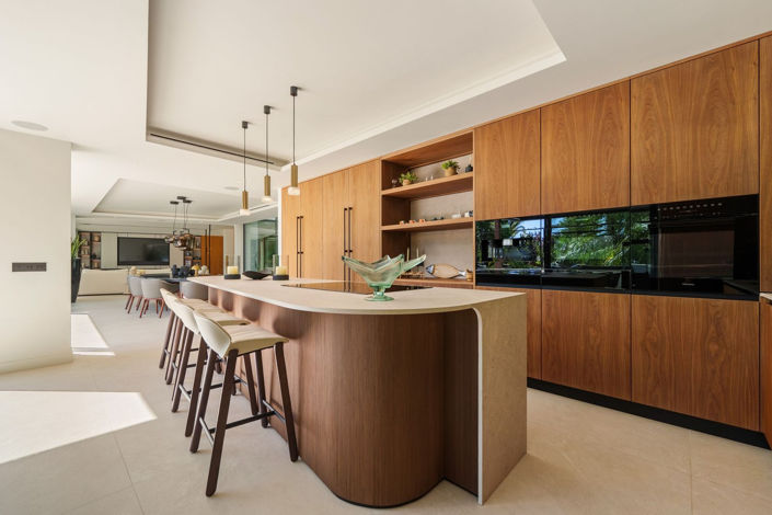 Image No.3-5 Bed Property for sale