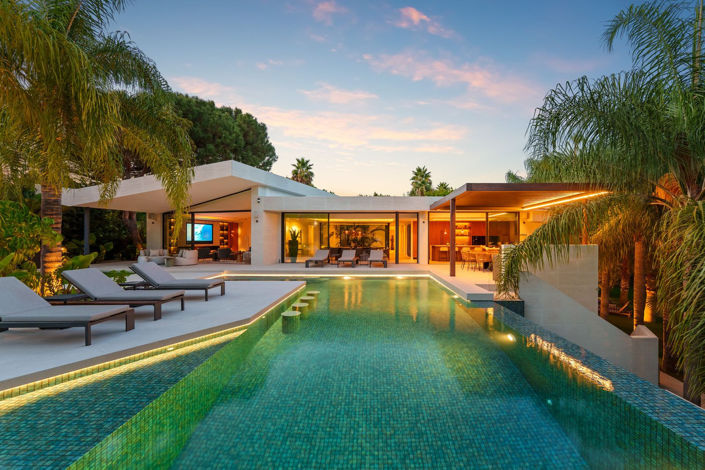 Image No.32-5 Bed Property for sale