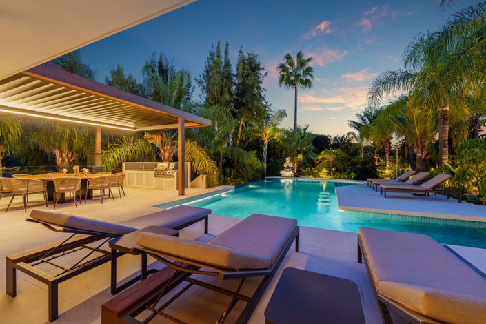 Image No.37-5 Bed Property for sale