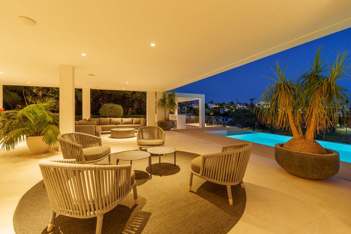 Image No.46-5 Bed Property for sale