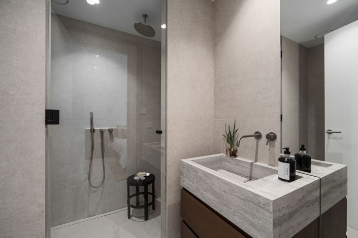 Image No.12-4 Bed Property for sale