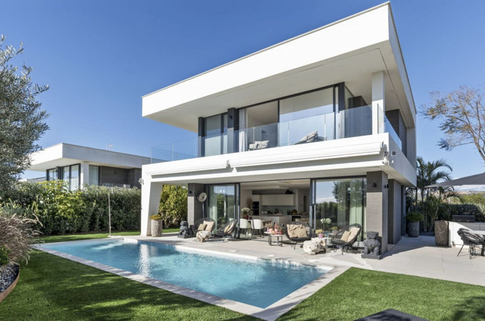 Image No.2-4 Bed Property for sale