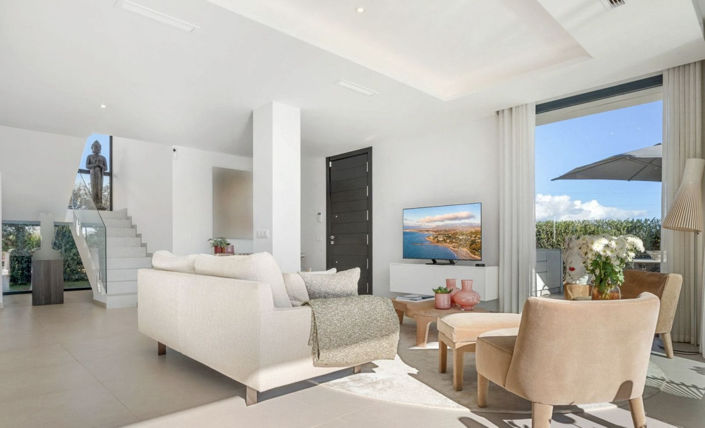 Image No.5-4 Bed Property for sale