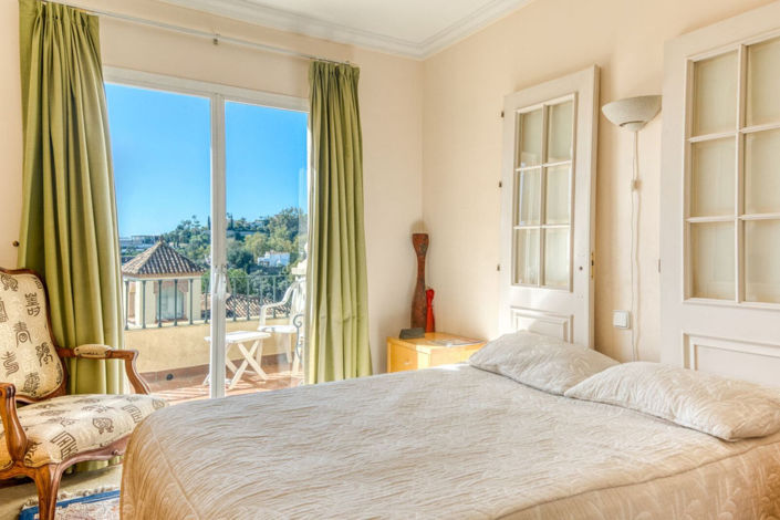 Image No.18-3 Bed Property for sale