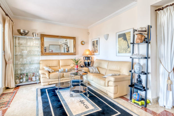 Image No.27-3 Bed Property for sale