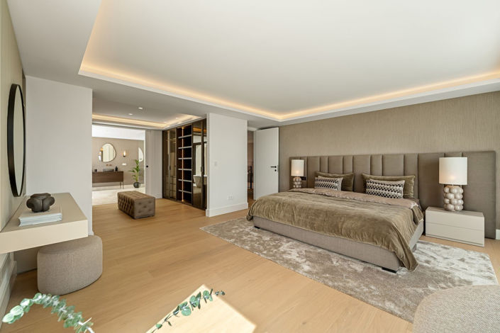 Image No.14-5 Bed Property for sale