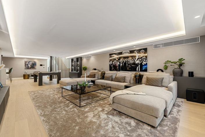 Image No.38-5 Bed Property for sale